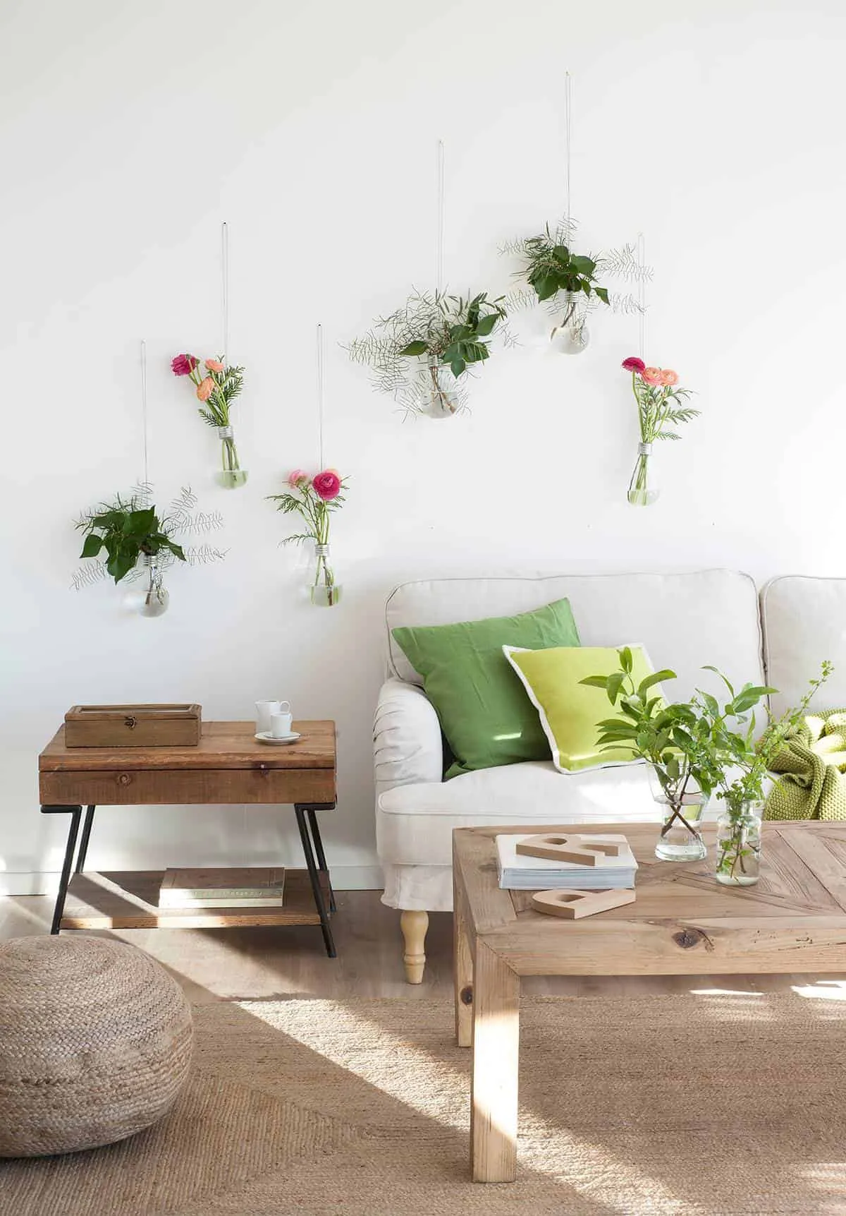 6 Ideas for Decorating Walls Without a Big Budget