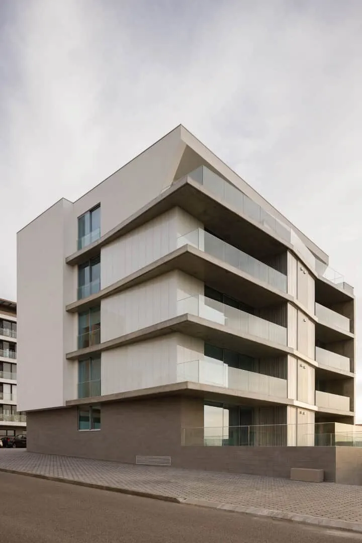 Edificio S.Roque de Sonia Cruz Arquitectura en Aveiro, Portugal