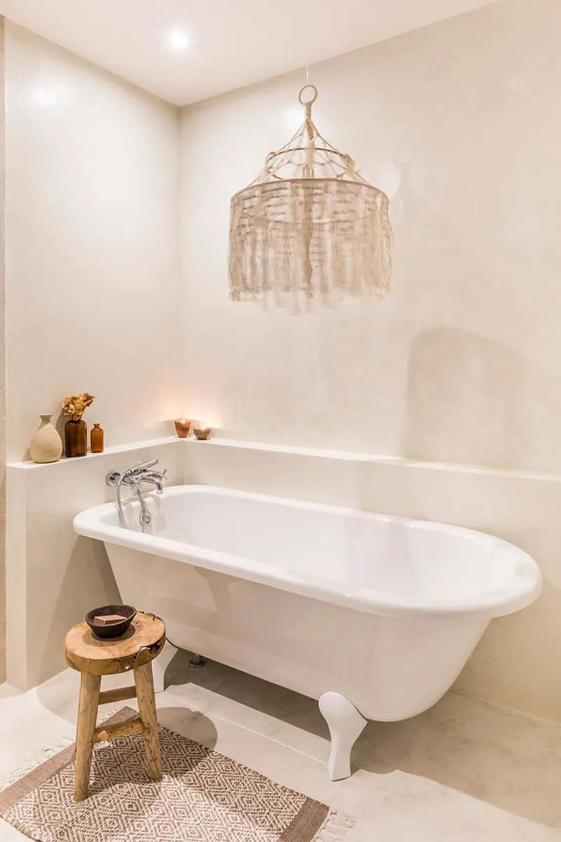 使用狮子爪浴缸