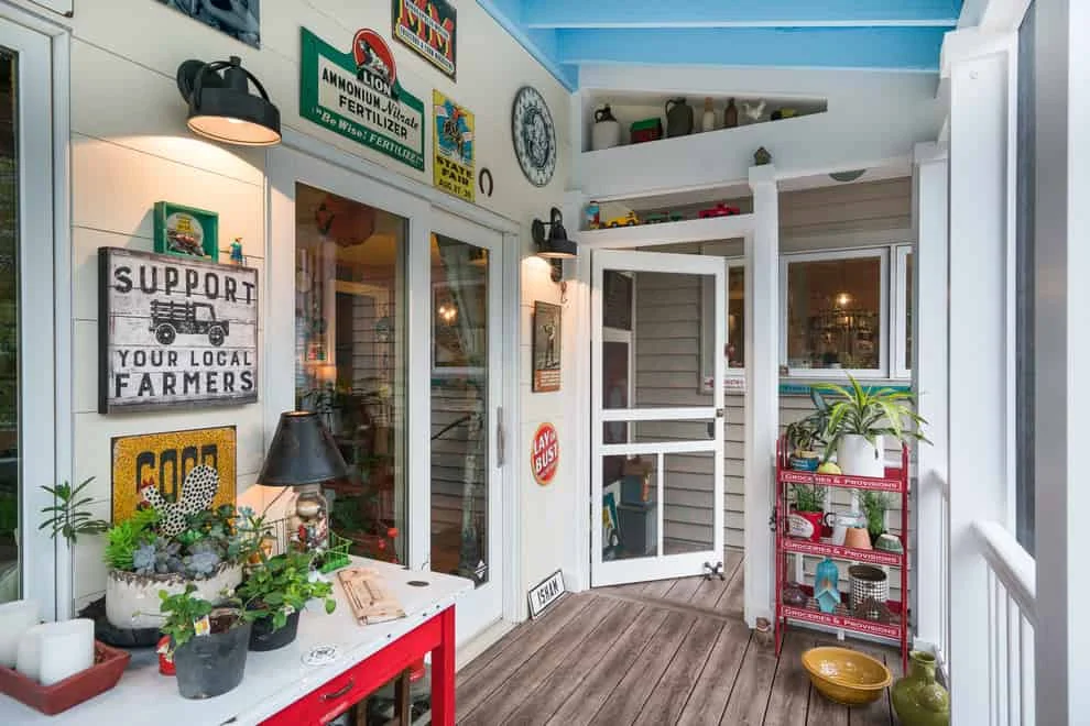 7. 在北中部地区增加带装饰复古乡村风格的屏风露台