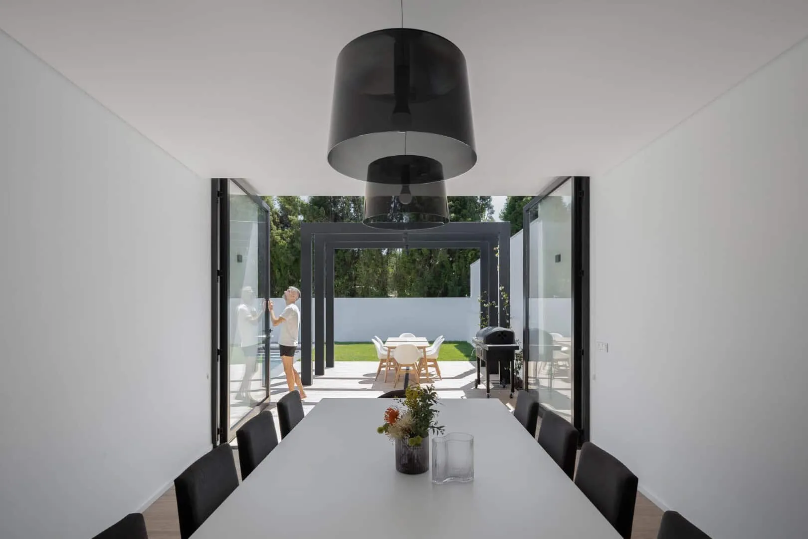 弗拉里建筑网络在葡萄牙阿维罗的对角线住宅