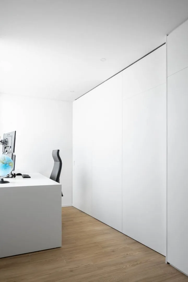 弗拉里建筑网络在葡萄牙阿维罗的对角线住宅