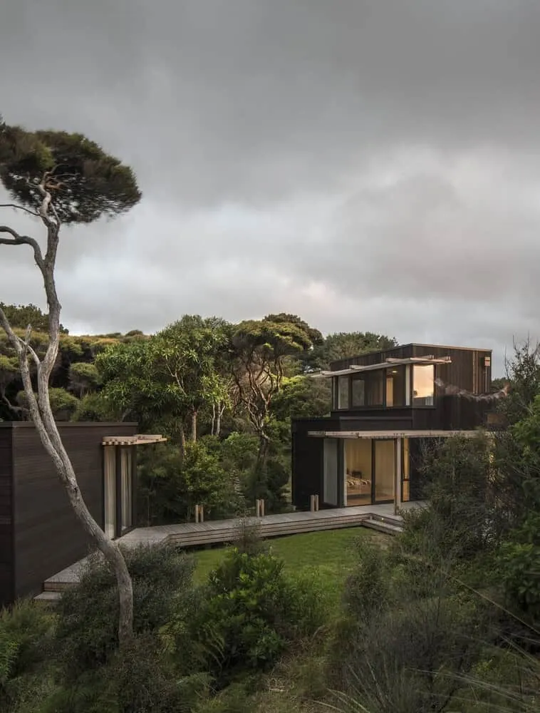 Peka Peka II House by Herriot Melhuish O'Neill Architects in New Zealand