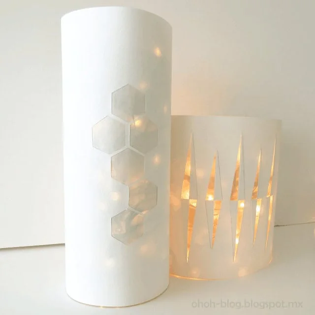 6. Linterna con luces navideñas