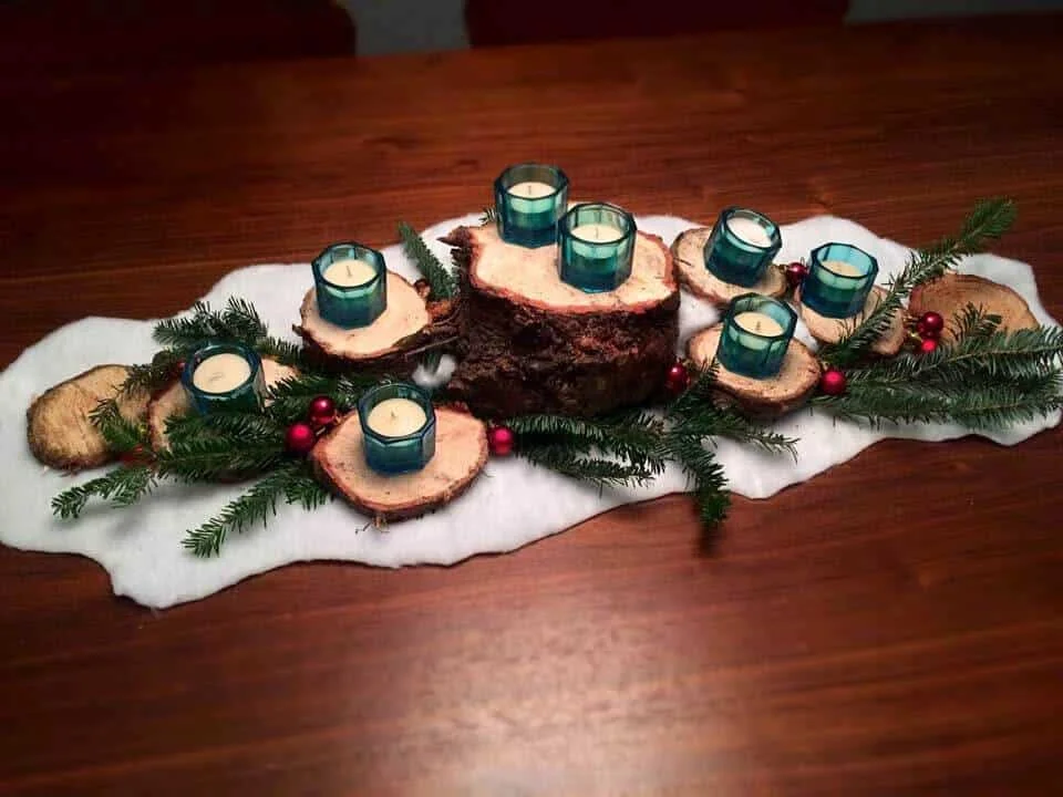 9. 10-Minute Christmas Centerpiece