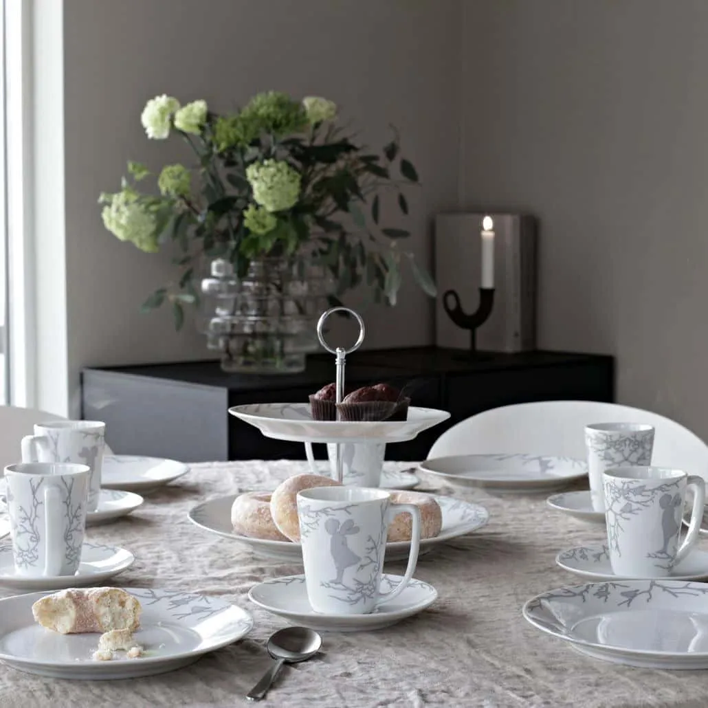 Scandinavian Design for Holiday Table Settings