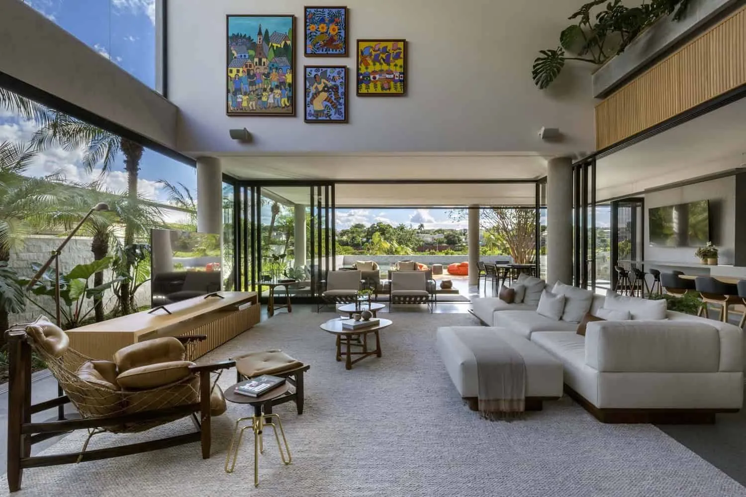 Leo Romanо设计的AK House，位于巴西戈亚尼亚