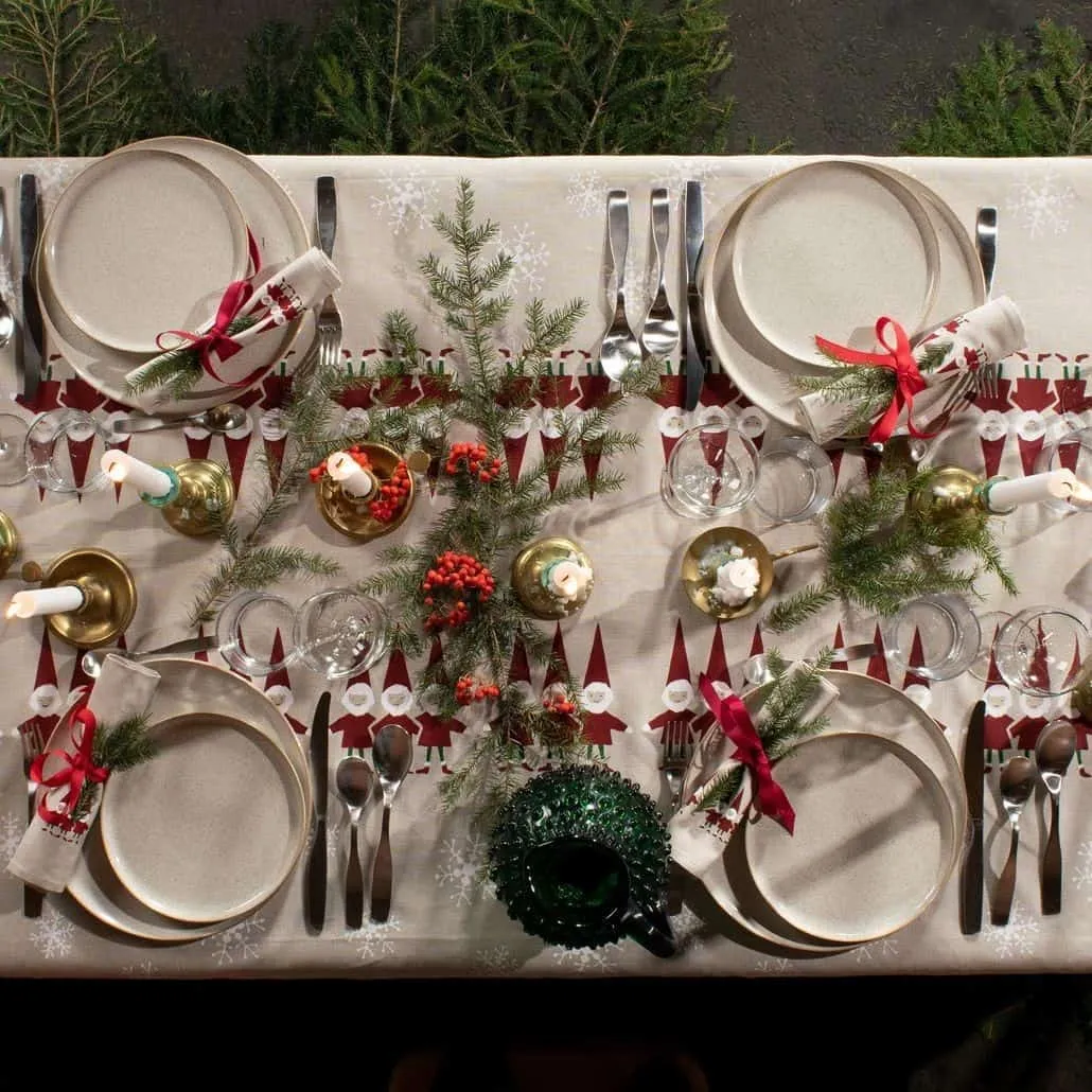 Scandinavian Design for Holiday Table Settings