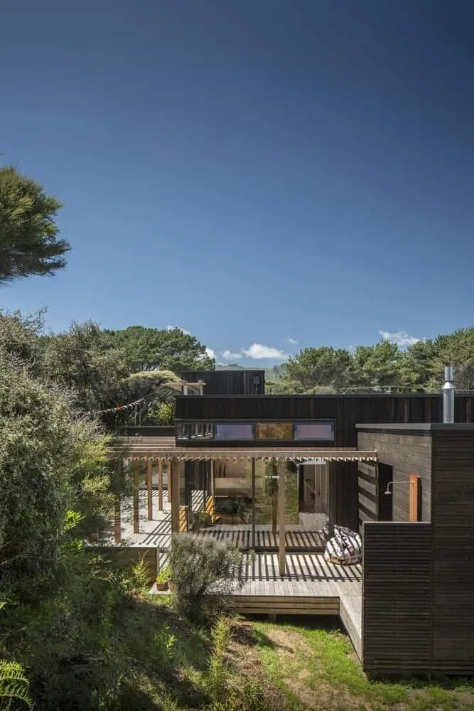 Peka Peka II House by Herriot Melhuish O'Neill Architects in New Zealand