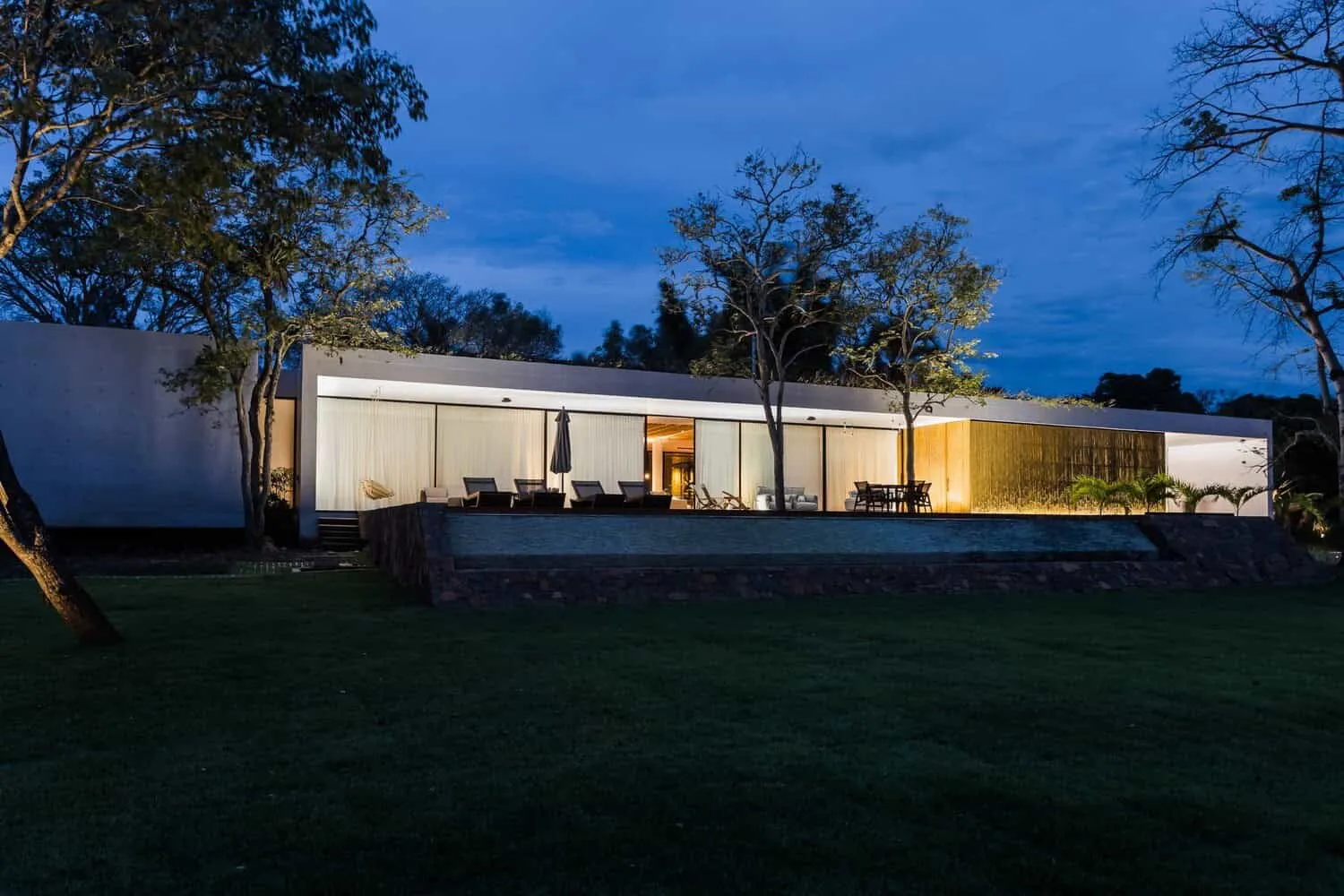 巴西克里西乌马的01号住宅，由ES Arquitetura设计