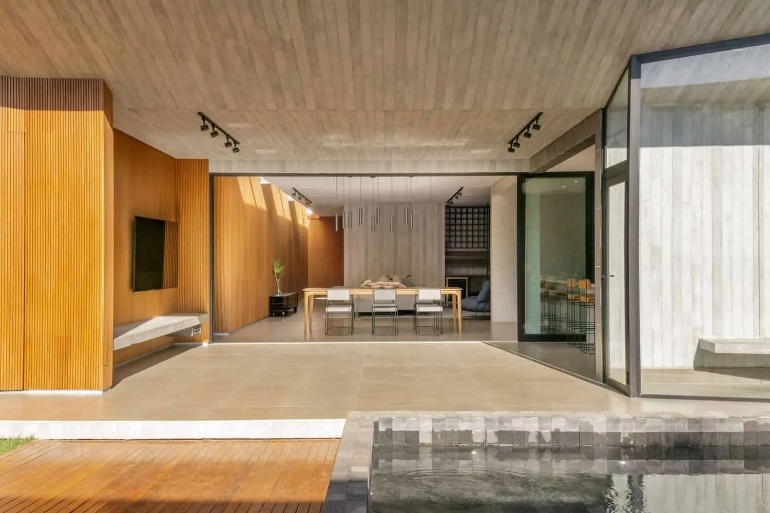 巴西巴腊之家由SAINZ Arquitetura设计 巴西巴腊之家由SAINZ Arquitetura设计