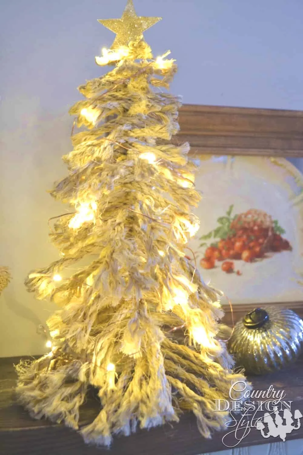 6. Hacer un árbol navideño con cordones estilo lana
