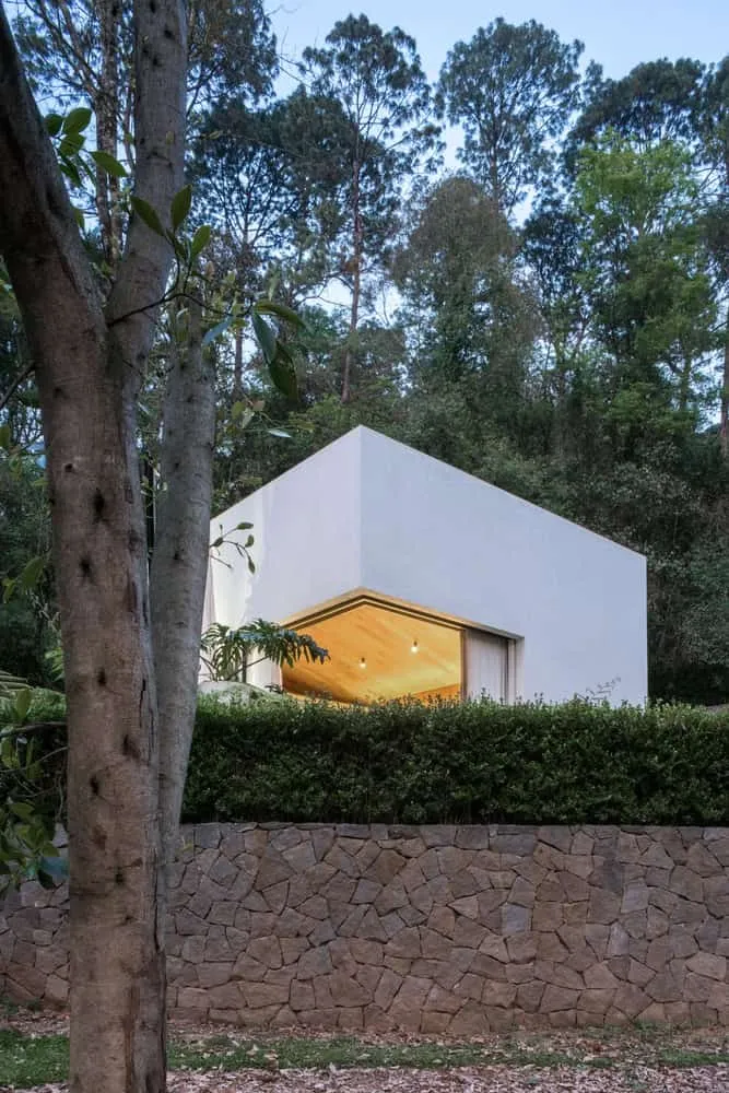 VR Cabin by CRB Arquitectos in Valle de Bravo, Mexico