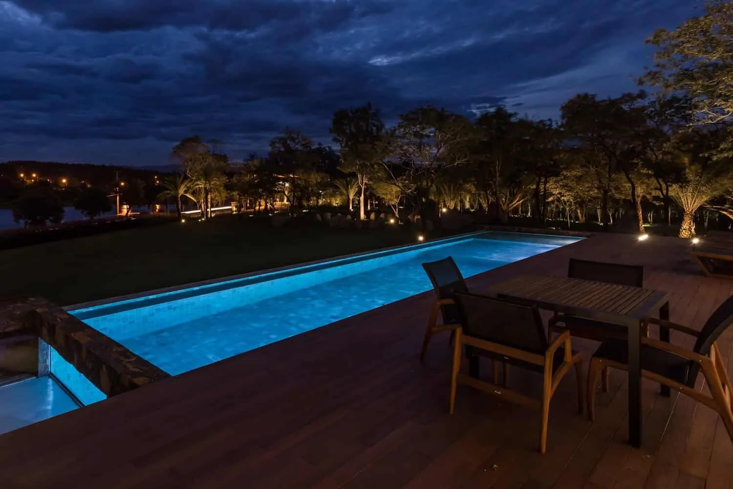 巴西克里西乌马的01号住宅，由ES Arquitetura设计