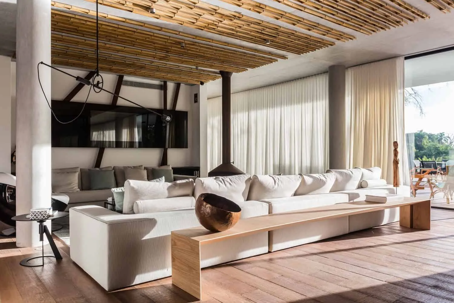 巴西克里西乌马的01号住宅，由ES Arquitetura设计