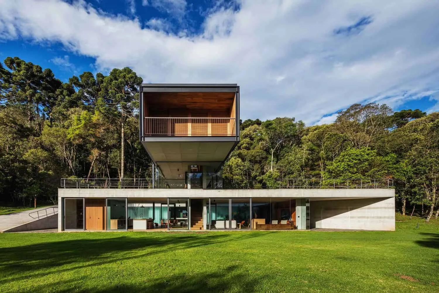 House in Mantiqueira by Una Arquitetos in Brazil