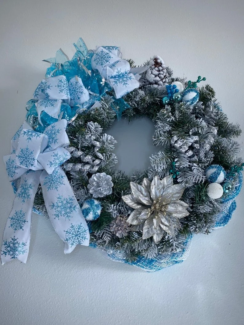 6. 蓝色冬季花环