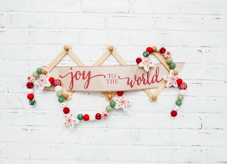 17. Weihnachtsgirlande mit Schneeflocken