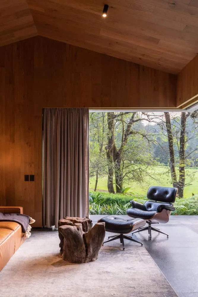 VR Cabin by CRB Arquitectos in Valle de Bravo, Mexico