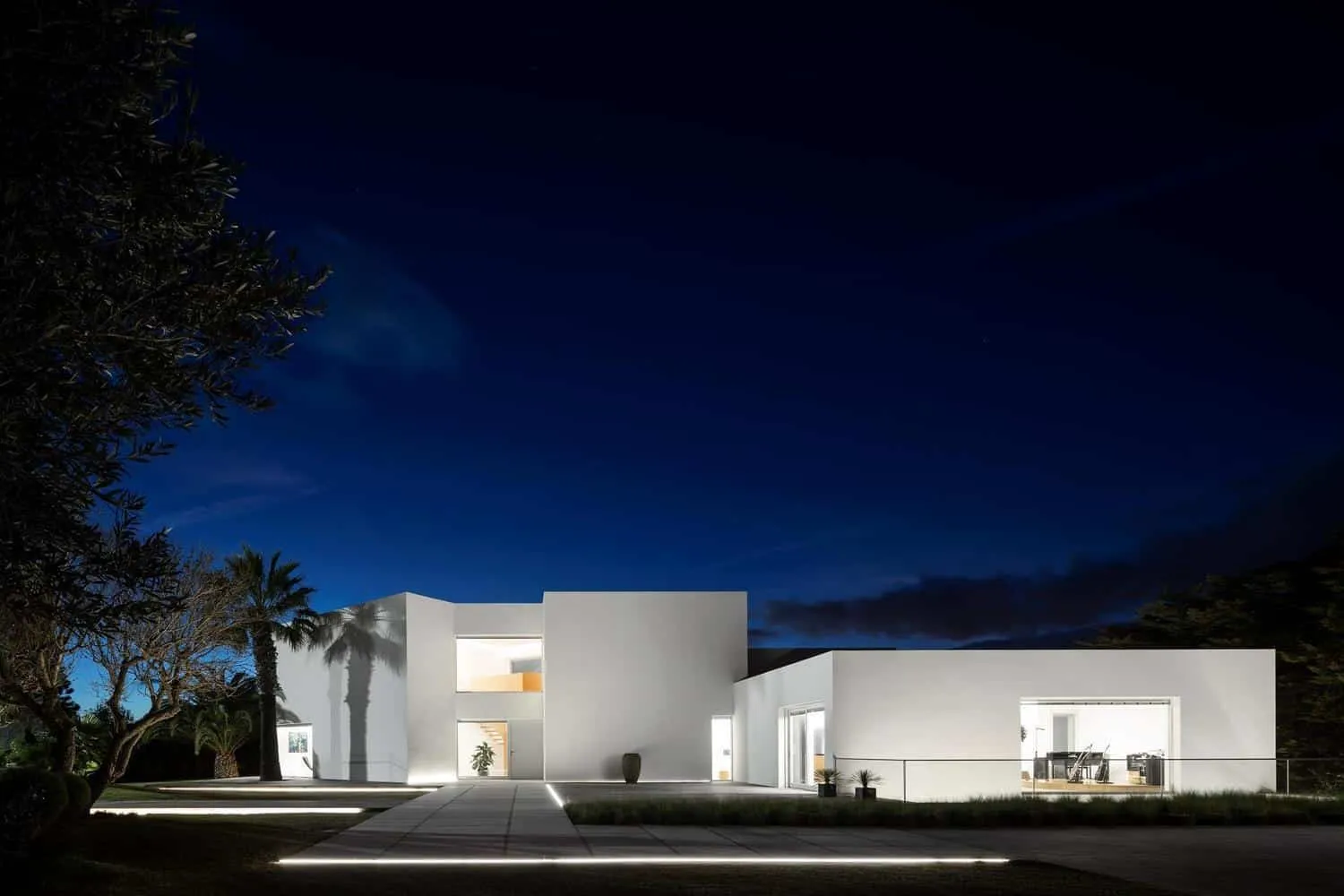 Villa Petra by Marlen Uldschmidt in Ferragudo, Portugal
