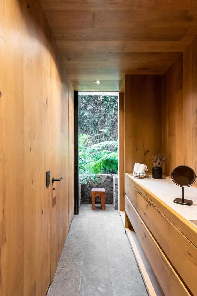 VR Cabin by CRB Arquitectos in Valle de Bravo, Mexico