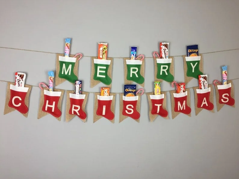 15. Adorno con calcetines navideños