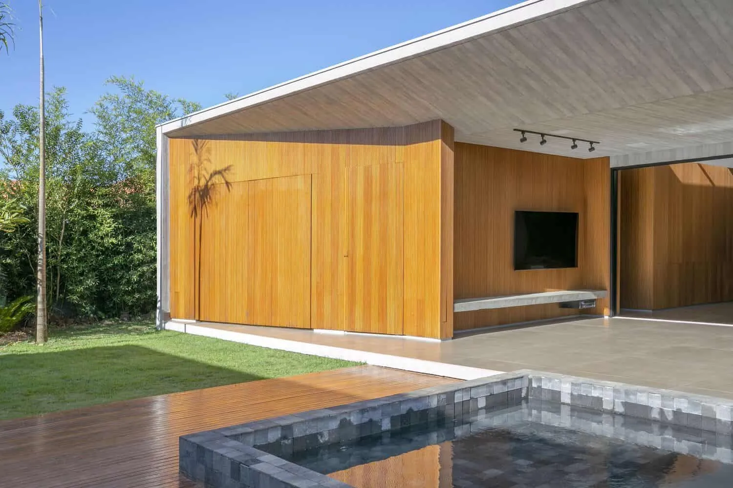 巴西巴腊之家由SAINZ Arquitetura设计 巴西巴腊之家由SAINZ Arquitetura设计