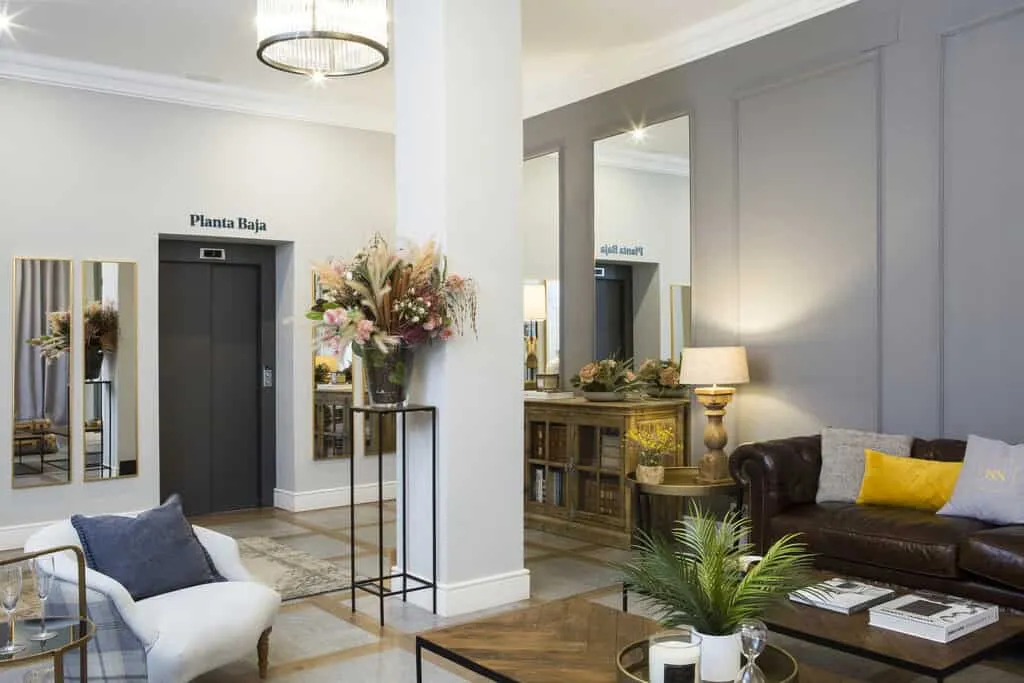 考虑到“家的精神”设计的公寓，会促使您思考室内装修