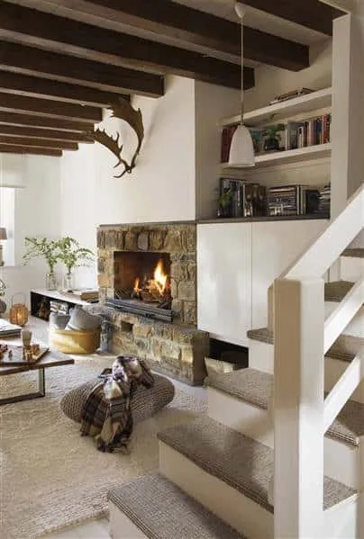 冬季节日的不寻常小屋