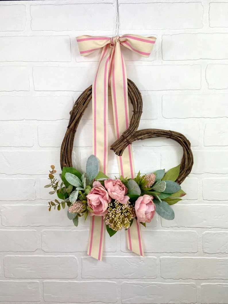 12. Guirnalda de enredadera con corazón