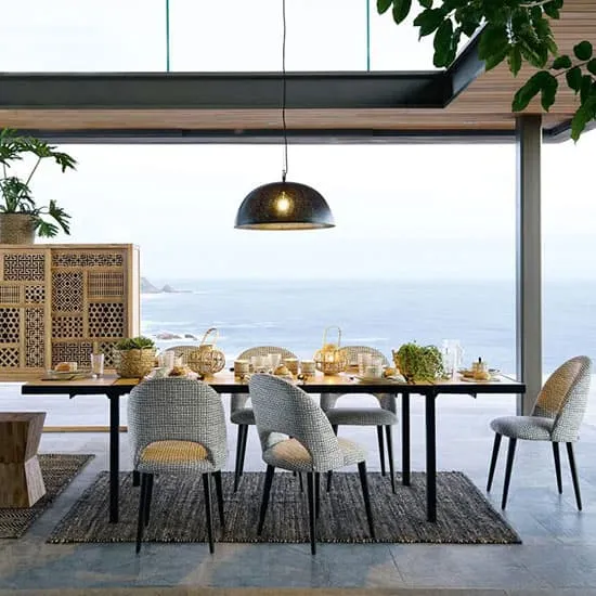 折叠餐桌及其如何为餐厅选择合适的款式