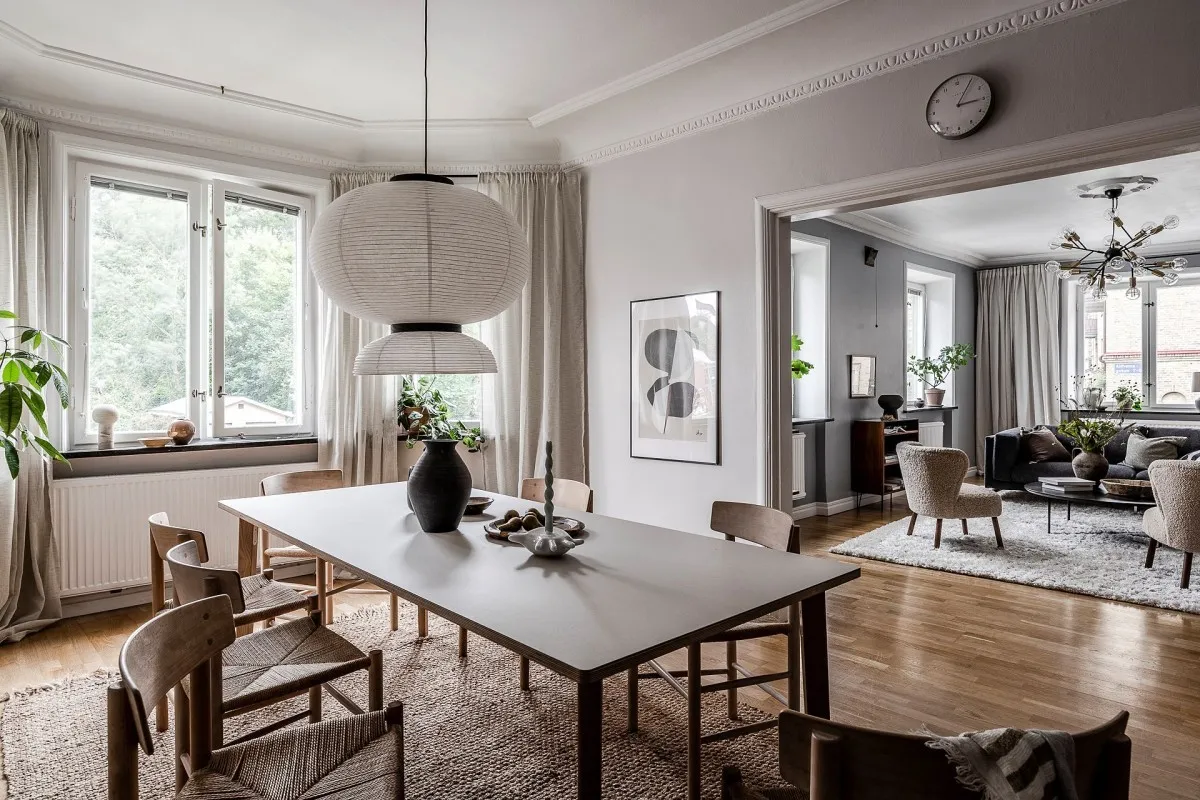 厨房中的正式餐厅