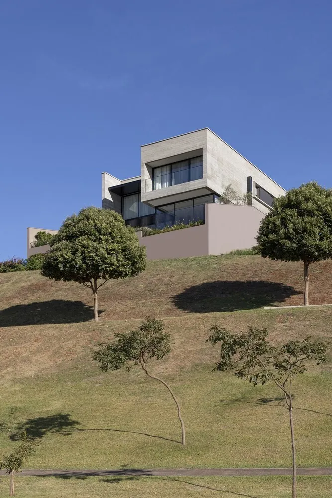 N2B Arquitetura的BC住宅：融入里贝拉乌普雷托坡地的现代建筑