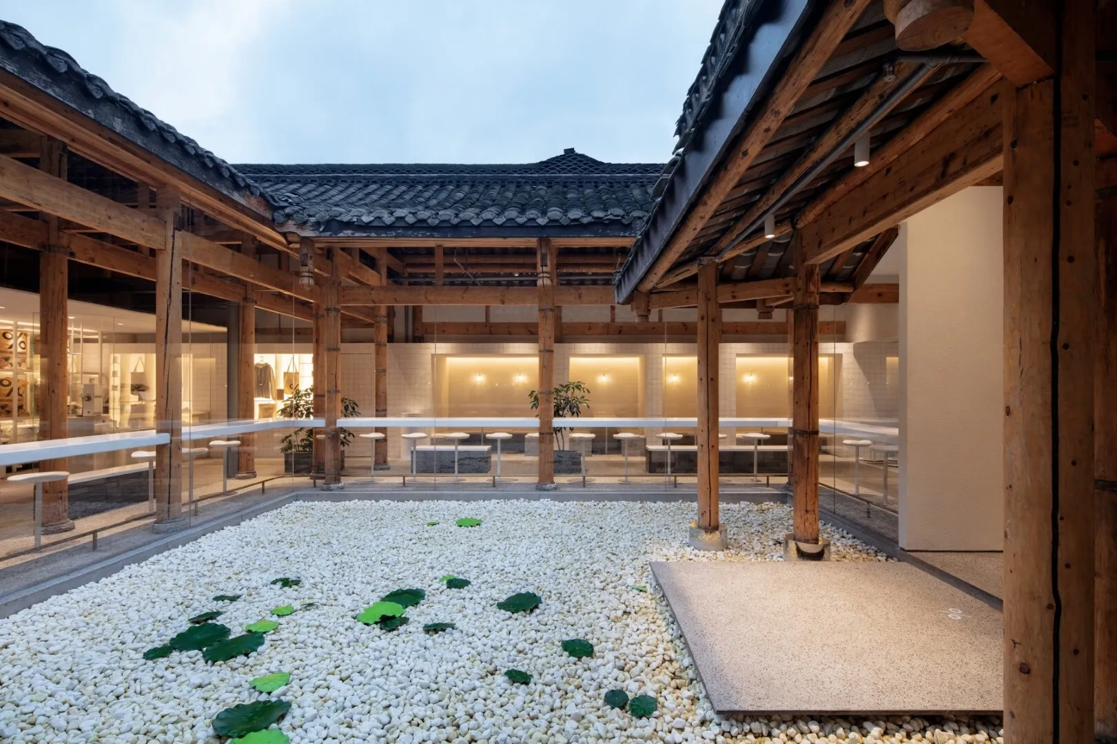 Arabica Kuanzhai Alley by B.L.U.E. Architecture Studio: A Contemporary Café in Chengdu’s Historic Courtyard