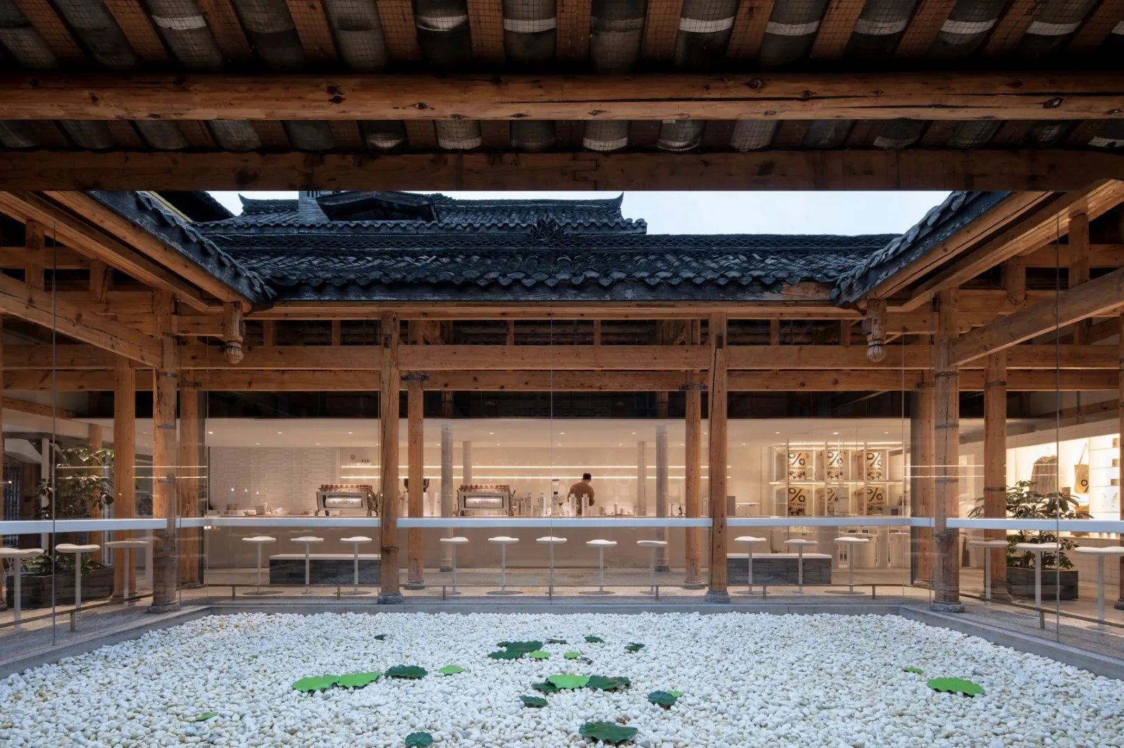 Arabica Kuanzhai Alley by B.L.U.E. Architecture Studio: A Contemporary Café in Chengdu’s Historic Courtyard