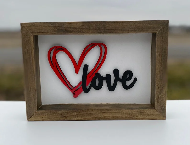 13. Cartel con la palabra Corazón Amor