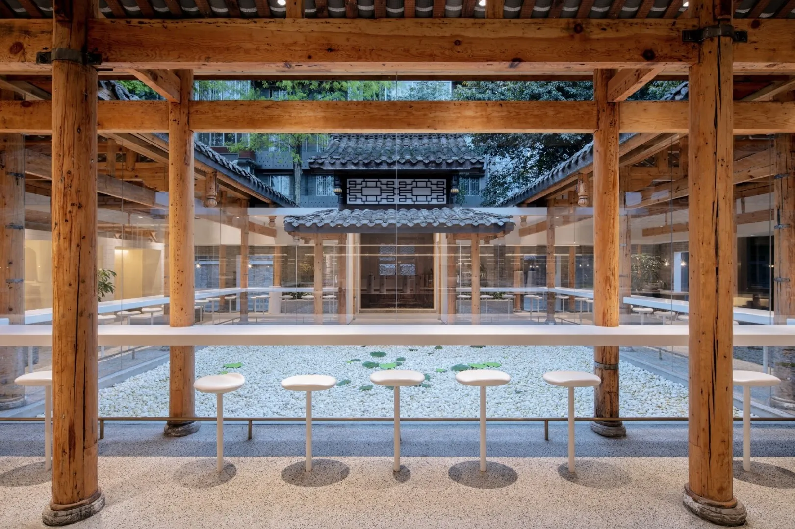 Arabica Kuanzhai Alley by B.L.U.E. Architecture Studio: A Contemporary Café in Chengdu’s Historic Courtyard
