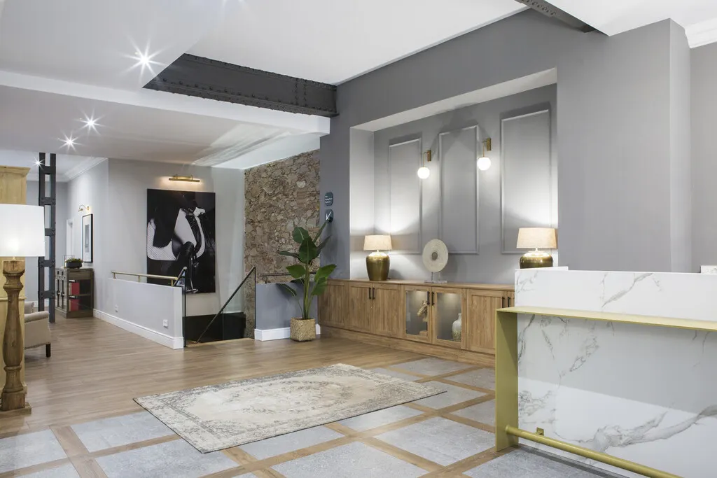 考虑到“家的精神”设计的公寓，会促使您思考室内装修