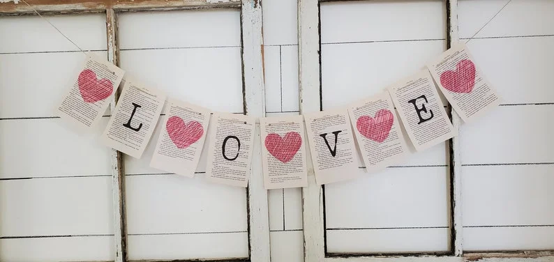 15. Banner romántico de páginas de libro