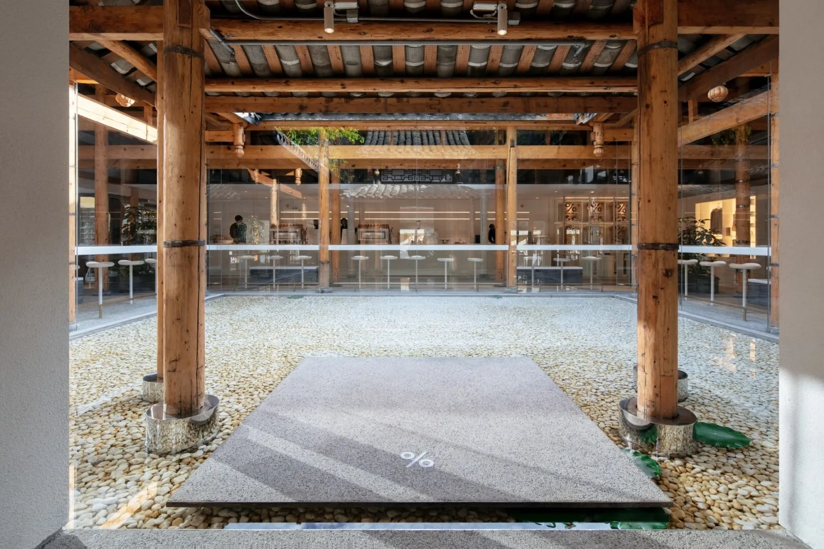 Arabica Kuanzhai Alley by B.L.U.E. Architecture Studio: A Contemporary Café in Chengdu’s Historic Courtyard