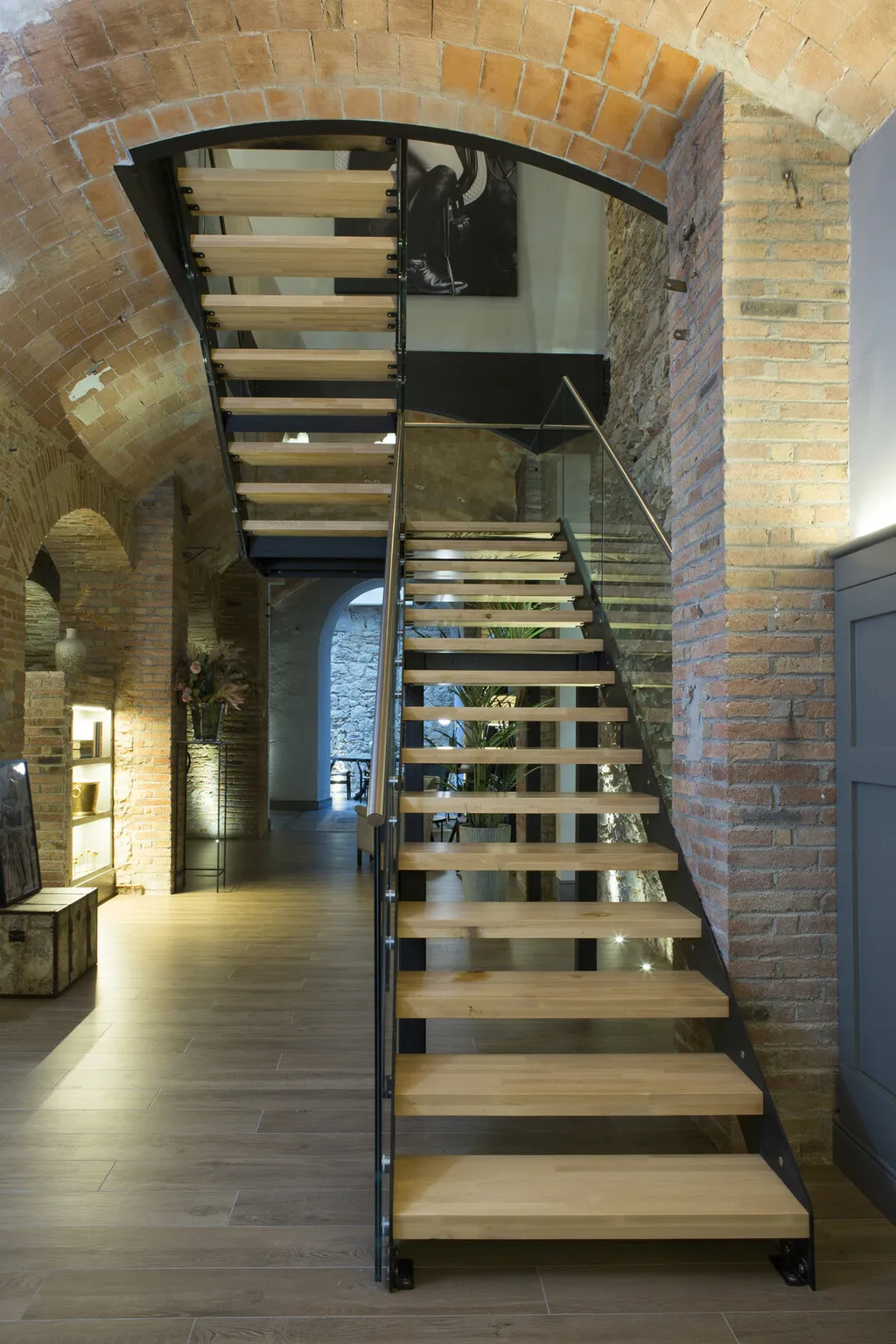 考虑到“家的精神”设计的公寓，会促使您思考室内装修