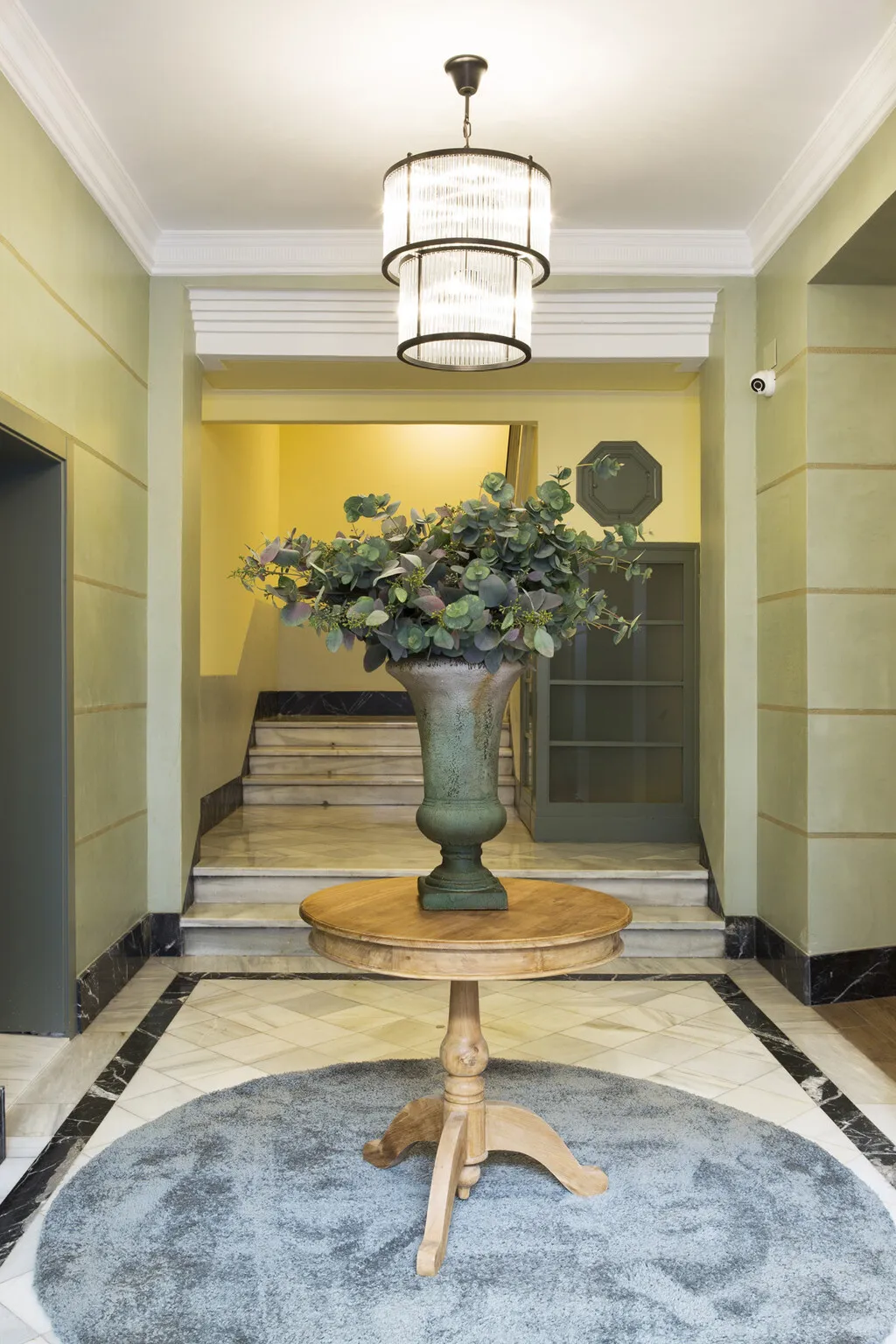 考虑到“家的精神”设计的公寓，会促使您思考室内装修