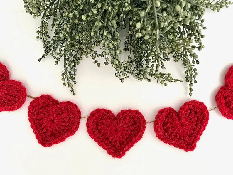 10. Banner tejido de corazón rojo