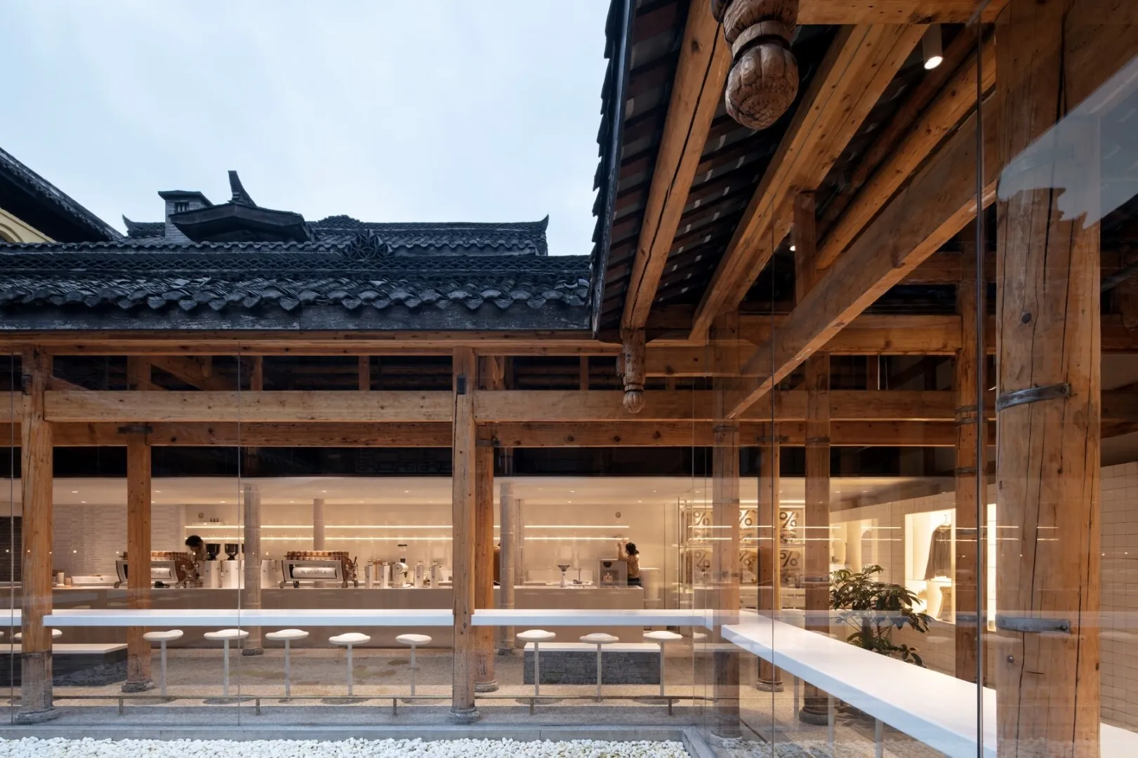 Arabica Kuanzhai Alley by B.L.U.E. Architecture Studio: A Contemporary Café in Chengdu’s Historic Courtyard