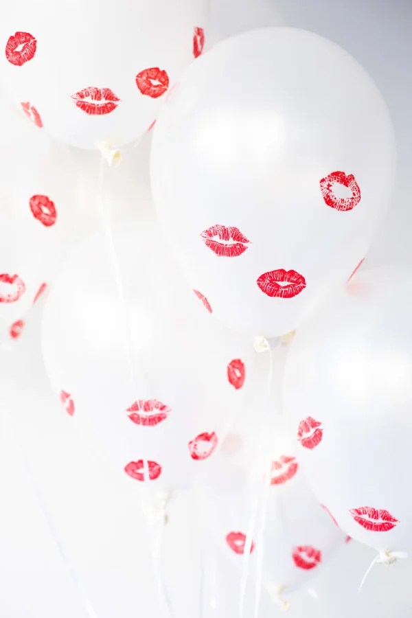 9. DIY Valentine’s Decorations – Kiss Balloons