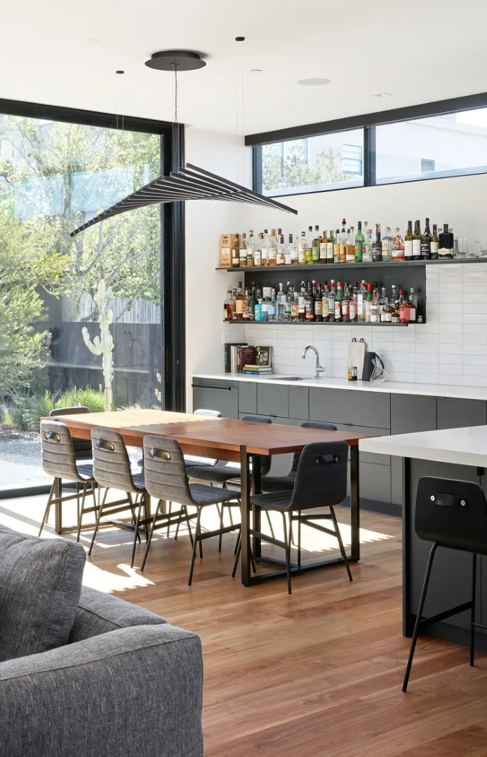 Modern翻转 from Klopf Architecture: Bright House with Reverse Layout in San Francisco