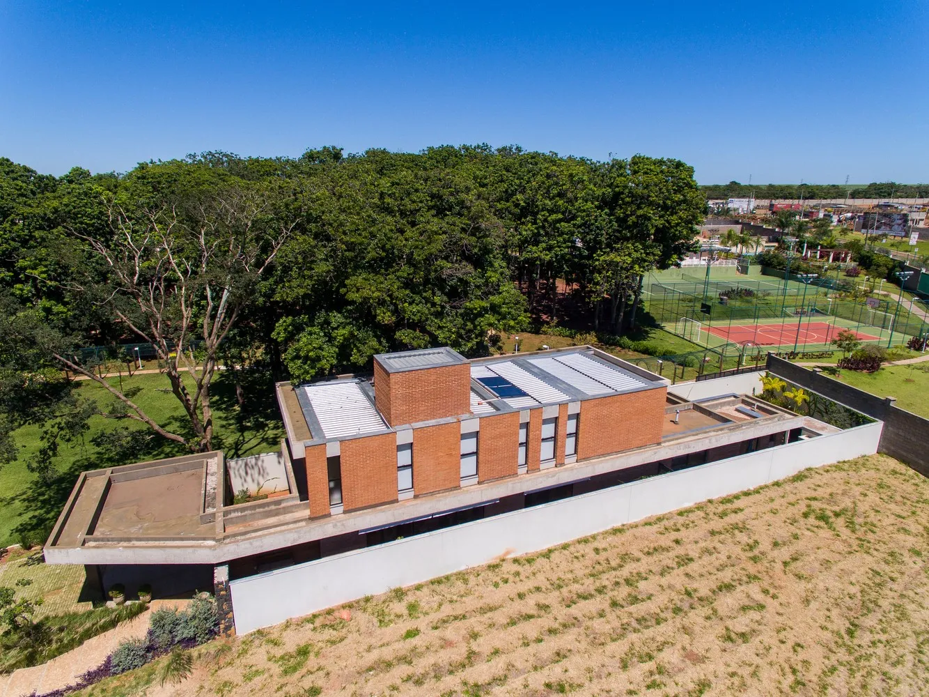 巴西圣卡洛斯森林住宅 lb+mr