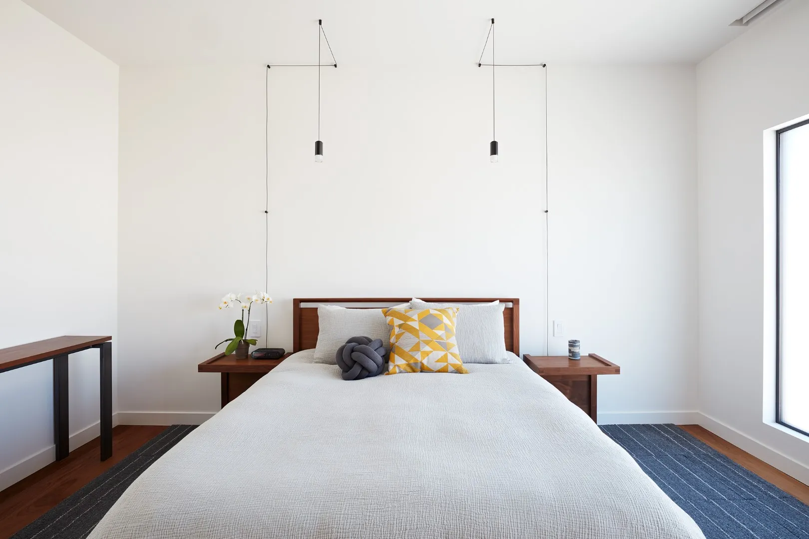 Modern翻转 from Klopf Architecture: Bright House with Reverse Layout in San Francisco