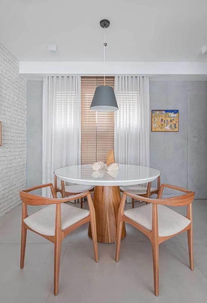 Tips for Choosing the Perfect Lacquered Table