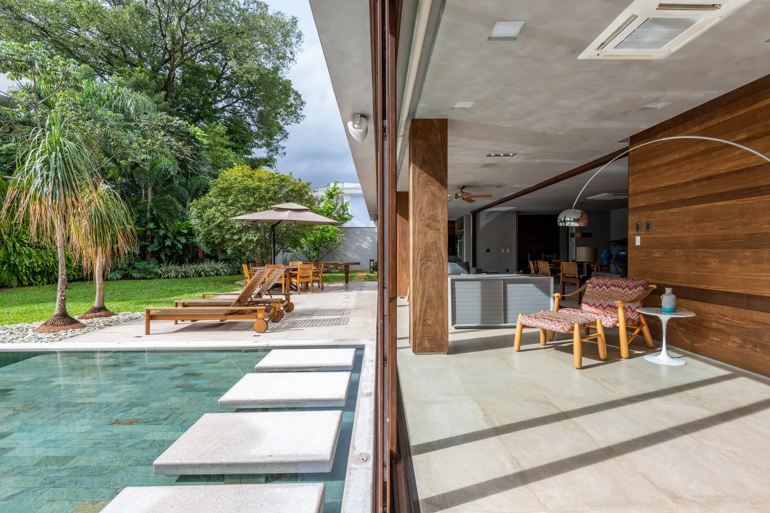 Rio Claro House by Celso Laetano Arquitetura in Rio Claro, Brazil Rio Claro House by Celso Laetano Arquitetura in Rio Claro, Brazil